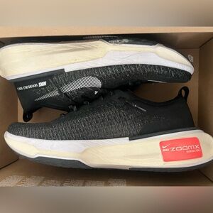 Men’s Nike Invincible 3